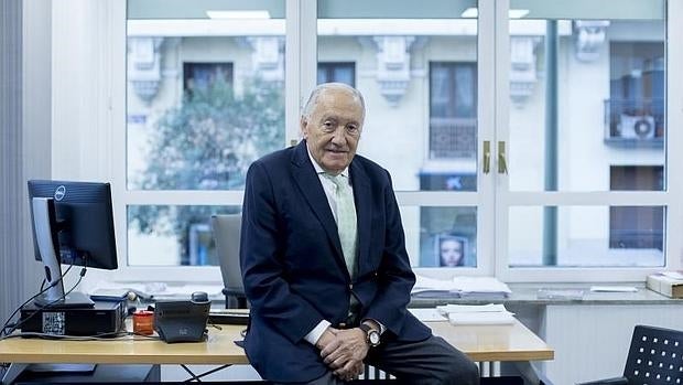 «El Colegio de Médicos tiene achaques y hay que aplicarle una medicina más moderna»