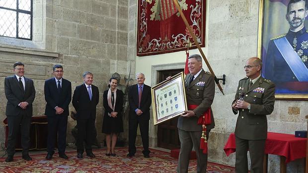 Imagen del acto de homenaje al teniente general Comas