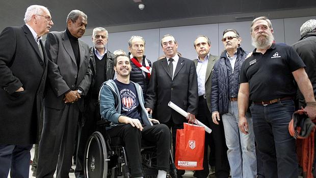 La Fundación Atlético Madrid y Asociación Los 50 rinden homenaje a Parapléjicos y a Alberto Alaiz