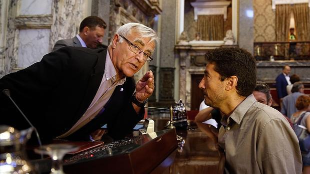 Imagen de Joan Ribó y Jordi Peris en un pleno del Ayuntamiento de Valencia