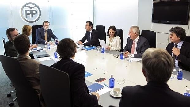 Fotografía facilitada por el PP, del presidente del Gobierno en funciones durante la reunión del Comité de Dirección del partido celebrado la semana pasada