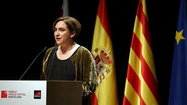 La alcaldesa de Barcelona, Ada Colau, durante la cena inaugural del Mobile