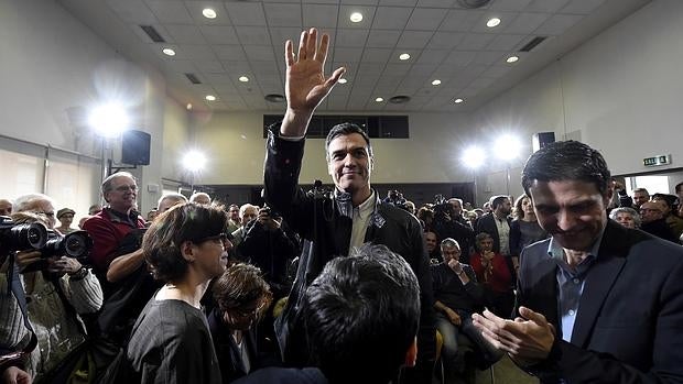 Sánchez pide a los militantes del PSOE que mañana «voten 'sí' al cambio y 'no' a Mariano Rajoy»