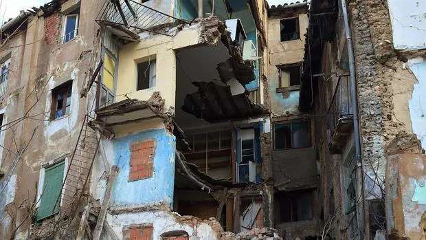 Imagen del edificio que se ha derrumbado en Calatayud