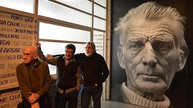 El equipo de la Sala Beckett, en la sede de Gracia