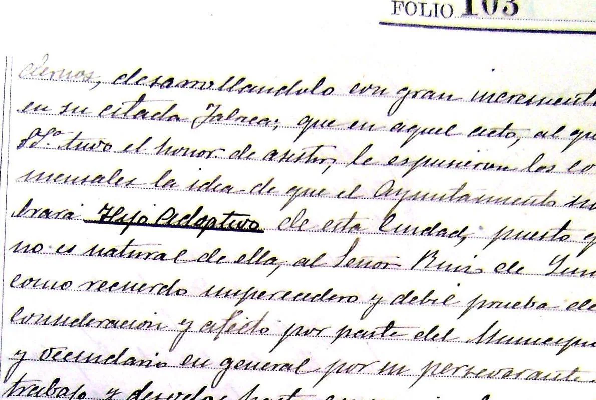 En el folio 103 de este libro de actas se recoge el nombramiento de Ruiz de Luna como hijo adoptivo el 20 de julio de 1920