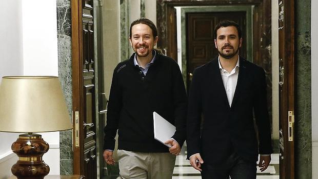 Iglesias y Garzón en una de sus reuniones postelectorales