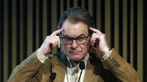 Mas sugiere a Rajoy que le imite y dé «un paso a un lado» para facilitar un gobierno