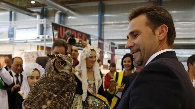 Alejandro Morant, en el salón Expofiesta de festejos alicantinos