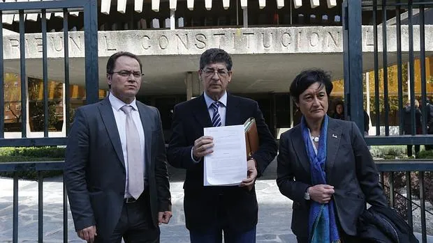 Diego Valderas, en 2014, presenta en el registro un recurso contra la reforma local