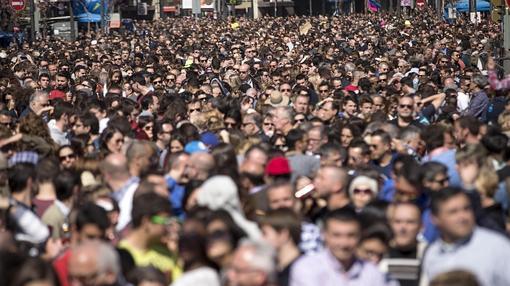 Imagen del público asistente a la mascletà de este sábado en Valencia