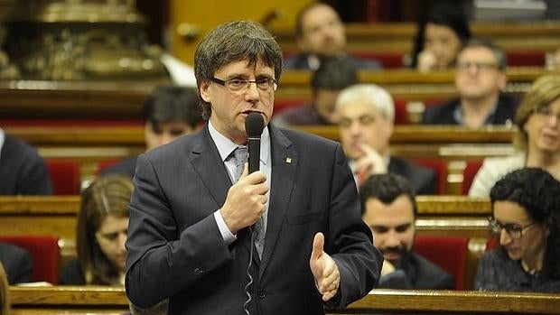 Carles Puigdemont en el Parlament