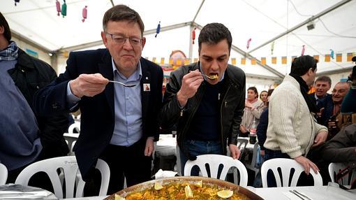 Ximo Puig y Pedro Sánchez comen paella