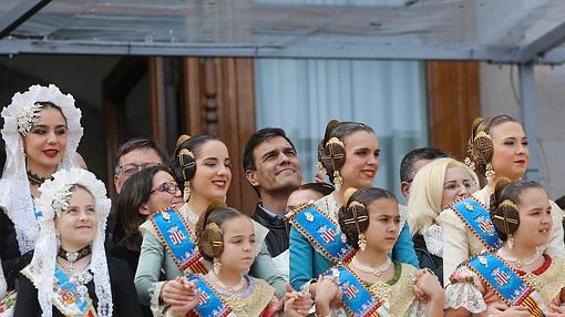 Imagen de Pedro Sánchez durante la mascletà