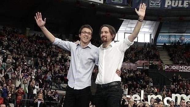 Iñigo Errejón junto a Pablo Iglesias