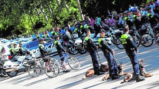 Agentes de la Policía Municipal dura