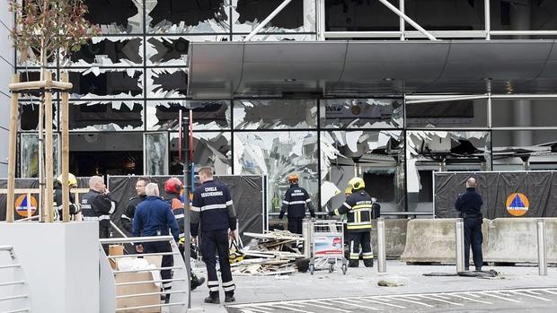 Destrozos en el aeropuerto de Zaventem después de la doble explosión