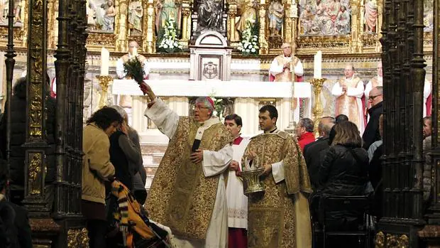 El arzobispo, Braulio Rodríguez, en la misa de Pascua en la catedral