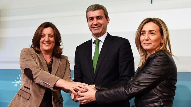 La consejera de Economía, Patricia Franco; el presidente de la Diputación, Álvaro Gutiérrez y la alcaldesa de Toledo, Milagros Tolón