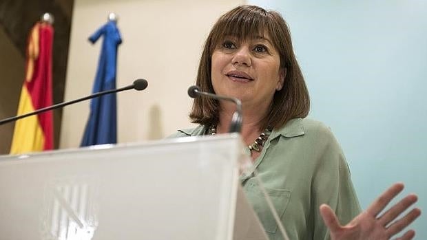 La presidenta balear intenta zanjar la crisis abierta en su Ejecutivo con cambios en tres consejerías