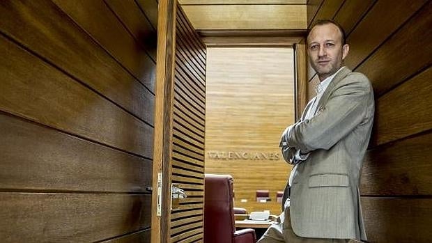 Un diputado de Ciudadanos narra en Twitter sus peripecias en busca de los «países catalanes»