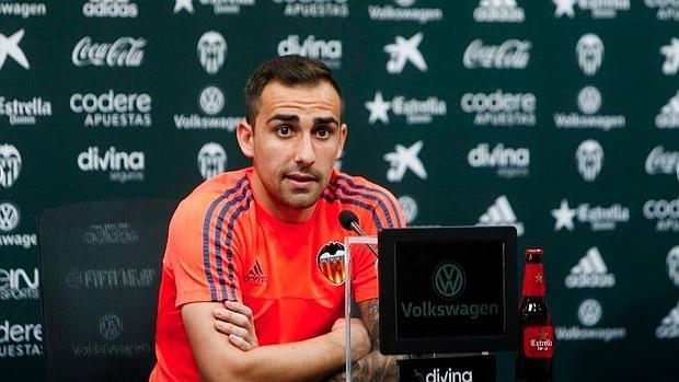 Paco Alcácer en rueda de prensa