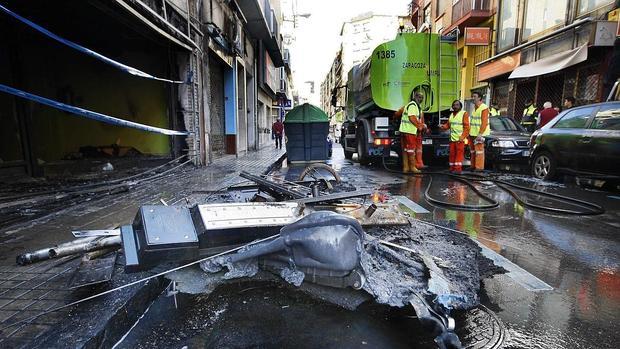 Los vándalos queman cinco contenedores en Zaragoza en una noche