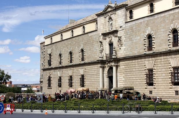 Fachada principal del Hospital de Tavera