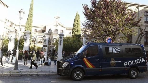 El PP promete «contundencia y ejemplaridad» en Granada, si se confirman las acusaciones de corrupción