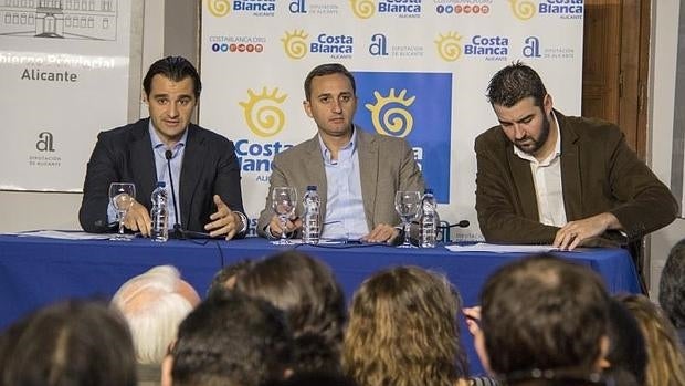 Dolón y Sánchez (izquierda y centro) en un acto público en Alicante.