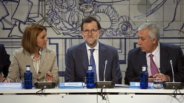 El Gobierno respira tras la dimisión de Soria y reduce la presión en una semana clave