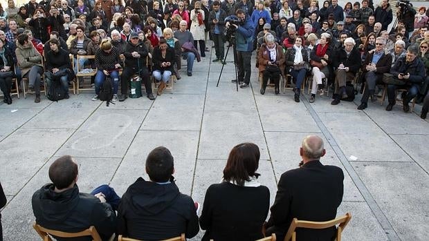 Acto de Podemos para informar de la consulta ciudadana