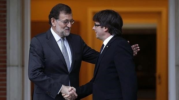 Puigdemont reconoce la «voluntad de escuchar» de Rajoy