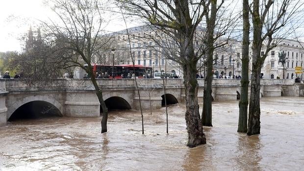 El río Arlanzón, a su paso por Burgos