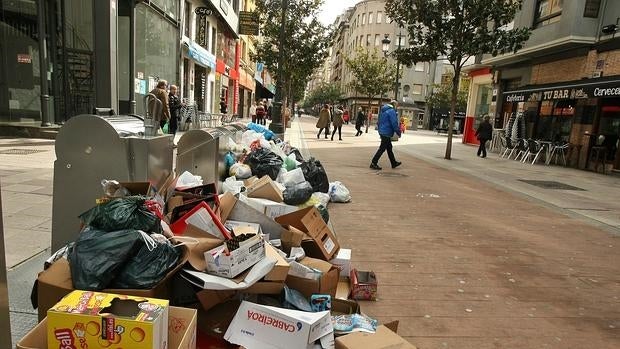 La huelga del servicio de recogida de basuras se ha prolongado durante los últimos cuatro días