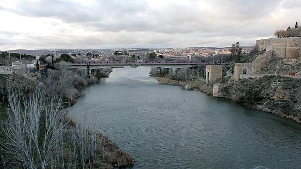 El río Tajo a su paso por la ciudad de Toledo