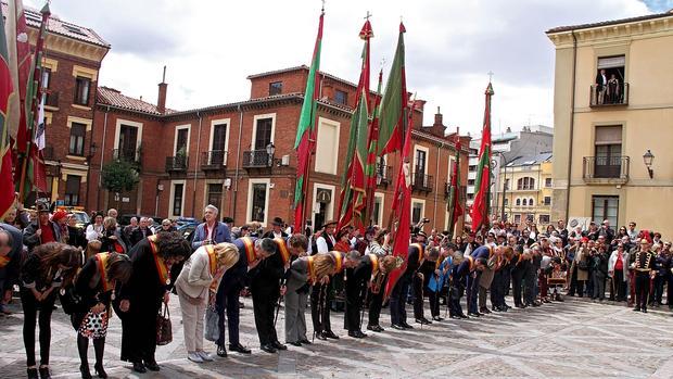 La Corporación Municipal se despide tras la Ceremonia de las Cabezadas