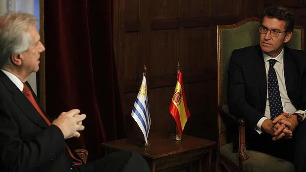 El presidente de Uruguay, Tabaré Vázquez, junto con el presidente de la Xunta, Núñez Feijoo