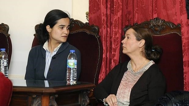 Triana Martínez y Montserrat González durante el juicio por el crimen de Isabel Carrasco