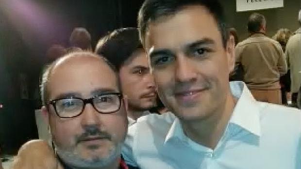 Miguel López Arenas en un acto del PSOE junto a Pedro Sánchez