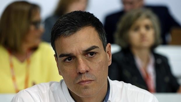 Pedro Sánchez, en alusión a la polémica de los sillones: «Nosotros no somos como Iglesias»