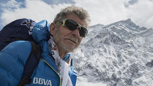 Carlos Soria, en el último campo base antes de emprender la subina a la cima del Annapurna