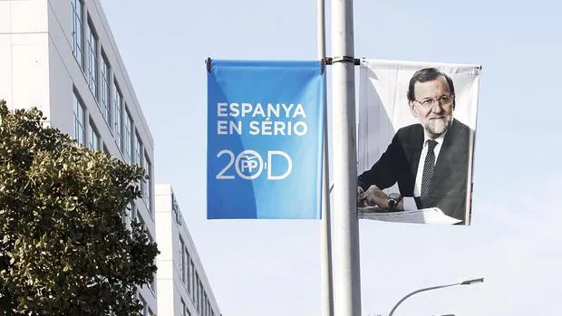 Imagen de un cartel del PP tomada en Valencia durante la última campaña electoral