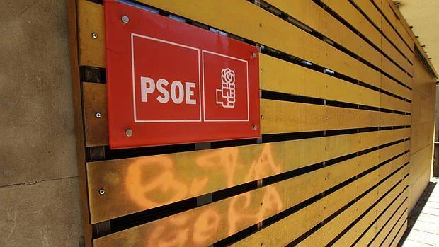 La pintada encontrada en la sede el PSOE de Salamanca