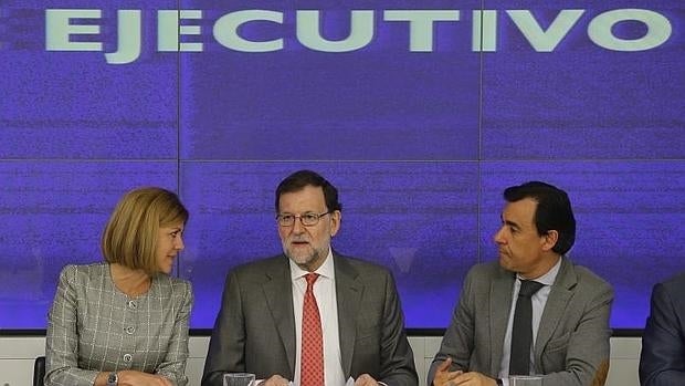 Rajoy quiere mantener el «mailing» pero está «dispuesto» a que su cara «no aparezca»