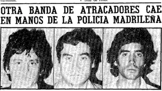 eL 21 de octubre de 1977 ABC ya informaba de la detención de Galiano (en el centro) tras atracar un banco
