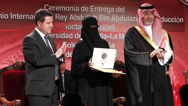 La premiada Hind Bint Sulayman con Page