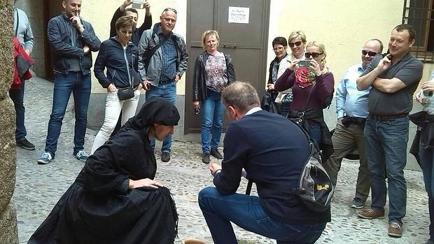 Una ruta teatralizada en inglés realizada por Cuéntame Toledo