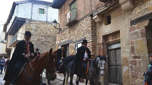 Cientos de personas acuden a La Caballada