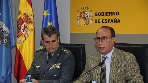 El delegado del Gobierno en Melilla, Abdelmalik El Barkani, en una rueda de prensa